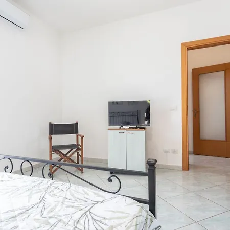 Bilocale Gandhi Vicino Al Parco Gondar - Apulia 加利波利